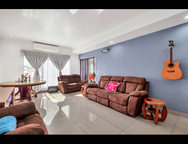 3 BEDROOM TOWNHOUSE FOR SALE IN BENMORE GARDENS